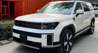 Vừa về đại lý, Hyundai Santa Fe Hybrid đã được giảm giá 50 triệu đồng